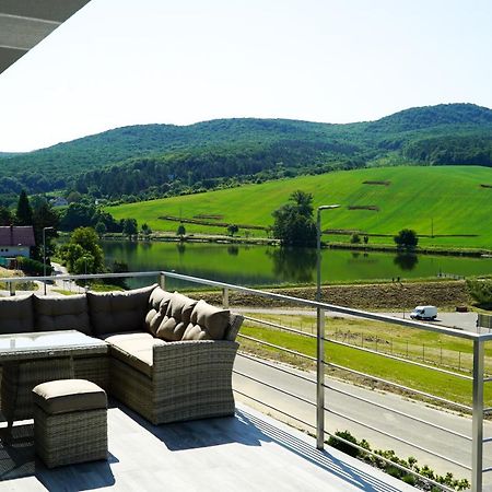 Luxury Villa Moravany nad Vahom Bagian luar foto