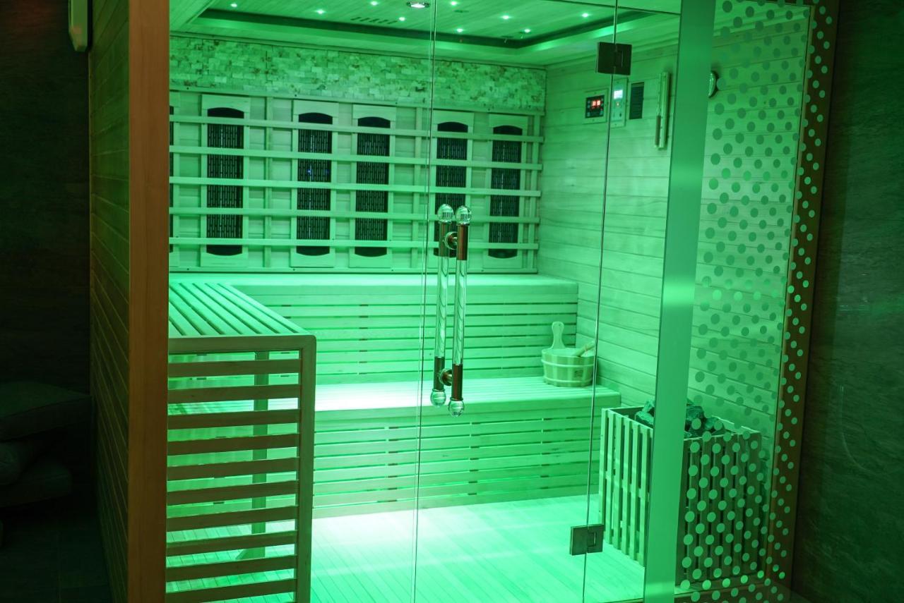 Luxury Villa Moravany nad Vahom Bagian luar foto