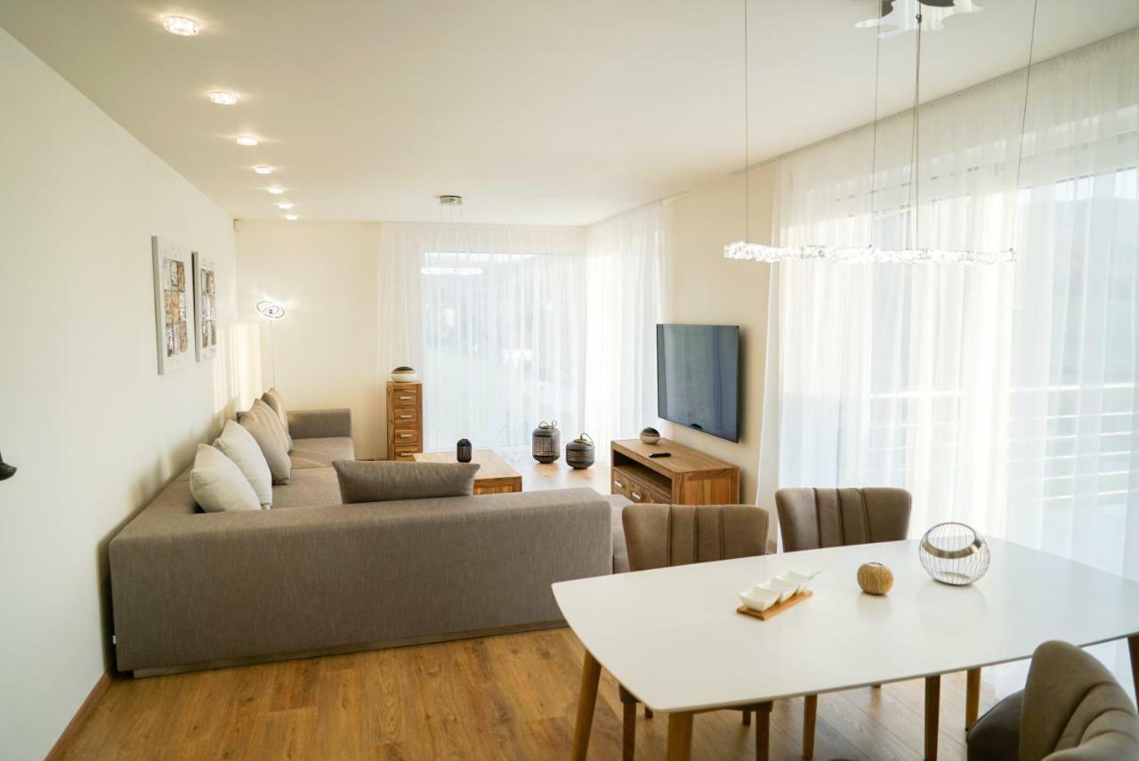 Luxury Villa Moravany nad Vahom Bagian luar foto