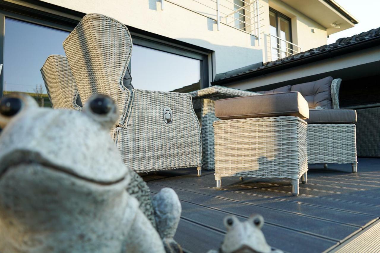 Luxury Villa Moravany nad Vahom Bagian luar foto