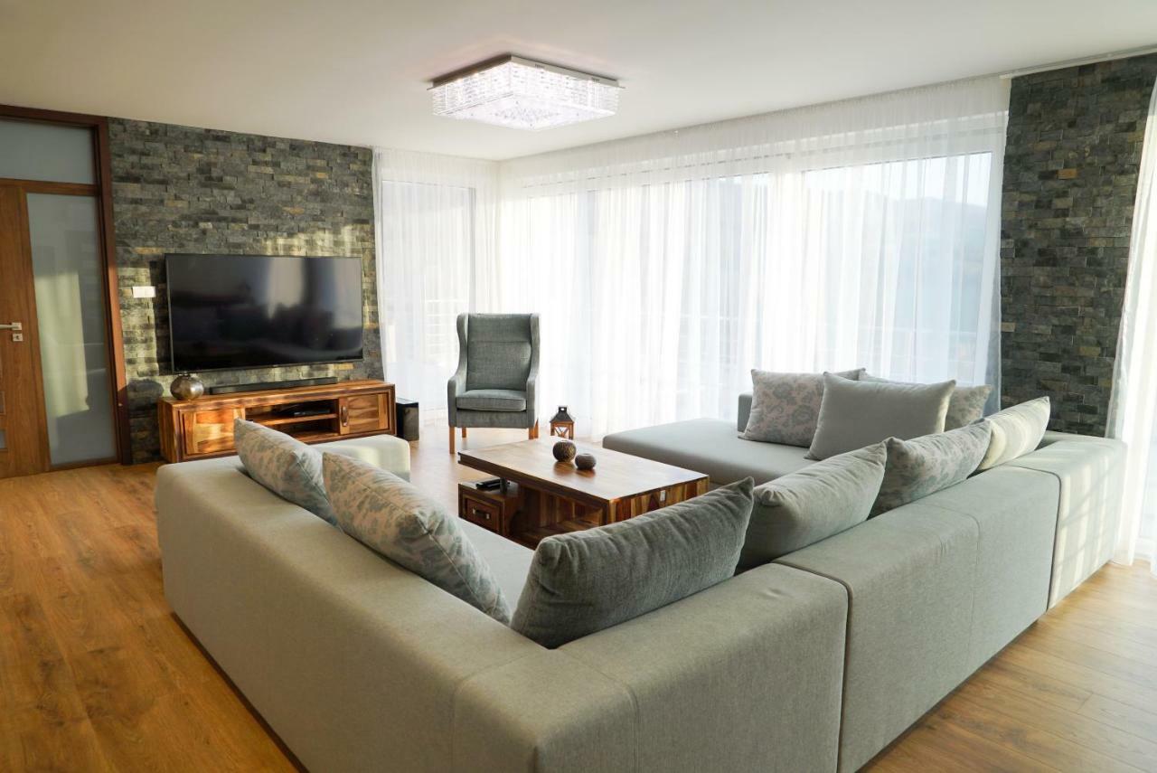 Luxury Villa Moravany nad Vahom Bagian luar foto