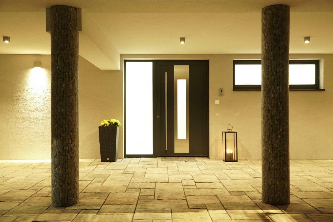 Luxury Villa Moravany nad Vahom Bagian luar foto