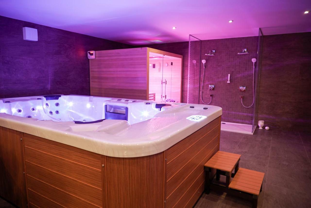 Luxury Villa Moravany nad Vahom Bagian luar foto